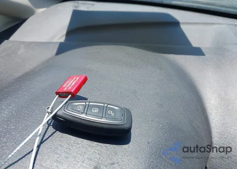 2016 Ford Fiesta Titanium z USA, uszkodzony, nr VIN 3FADP4FJ6GM180232